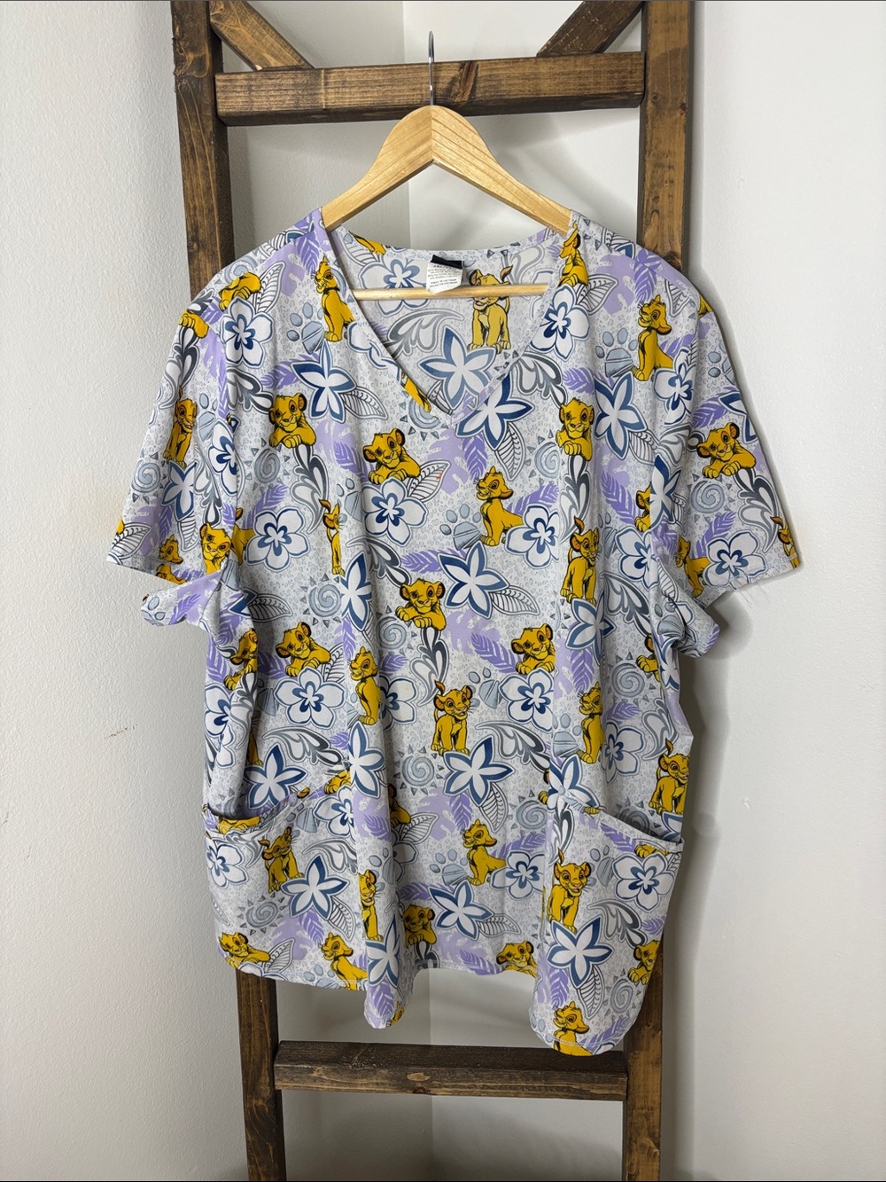 Disney Lion King Simba Yellow Floral V-Neck Scrub Top Size 3X